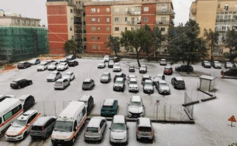 La coda dell’invernoLa Pasquetta in Calabria tra neve, grandine e violenti temporali: foto e video