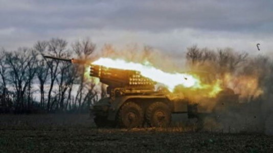 Il conflitto senza fineGuerra in Ucraina, esplosioni segnalate a Kiev: in azione la difesa antiaerea