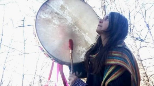 Sara Grillo e il suo tamburo sciamanico