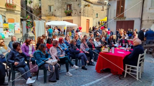 La kermesseA Caulonia ha preso il via la Festa del libro: la citta nel Reggino per tre giorni capitale calabrese della cultura