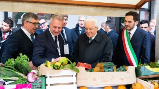 Il Presidente della Repubblica Sergio Mattarella in visita allo stand della Calabria