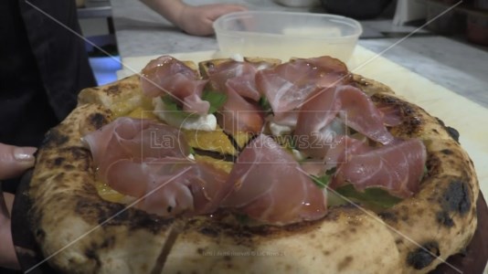 Il riconoscimentoMontepaone, la pizza di Bob Alchimia a spicchi tra le migliori al mondo