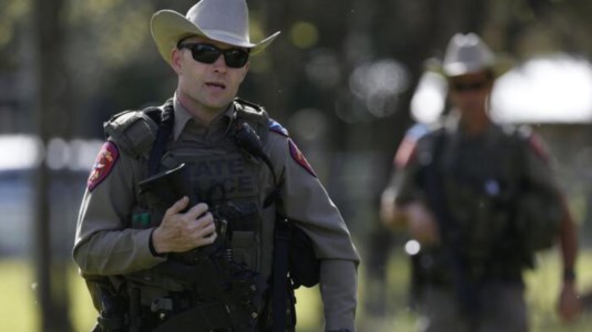 La mattanzaSparatoria in Texas, colpi di arma da fuoco in un centro commerciale: nove morti