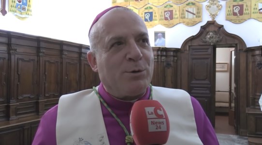 Le vertenzeIl vescovo di Crotone e il dramma del lavoro che non c’è: «La precarizzazione è contro lo spirito del Natale»