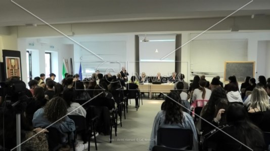 L’incontroCetraro, gli studenti del liceo Silvio Lopiano ricordano il reporter Amedeo Ricucci