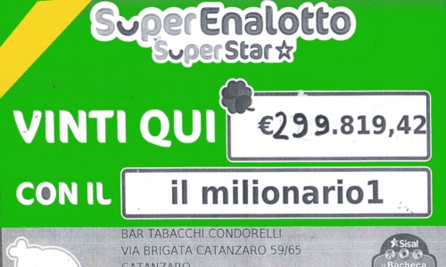 Che fortuna!Vincita eccezionale a Catanzaro. Centra la combinazione del Superenalotto e porta a casa 300mila euro