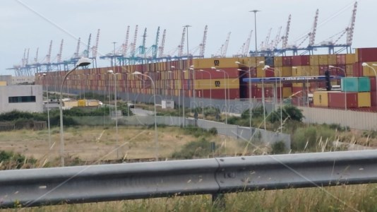 La stoccata del governatoreLa tassa Ue sulle emissioni delle navi rischia di affossare il porto di Gioia Tauro, Occhiuto: «Misura delirante»
