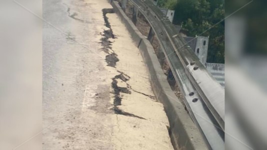 Danni e disagiDopo il crollo del viadotto di Longobucco, nuovi cedimenti mettono a rischio i cittadini