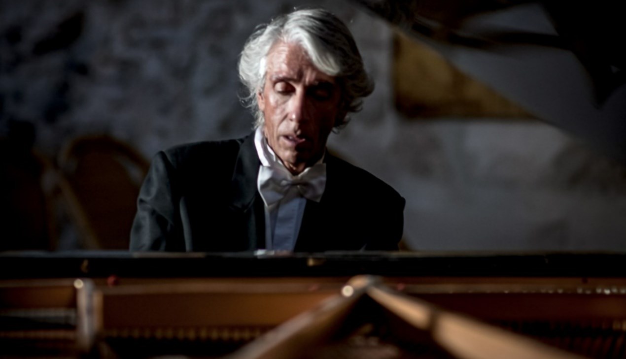 Il pianista Lucio Grimaldi