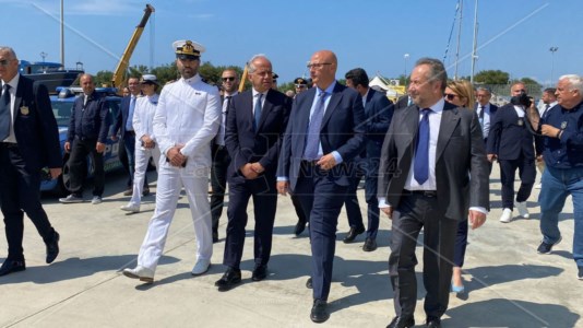 Visita istituzionaleIl ministro Piantedosi in Calabria, prima tappa a Roccella: «Sui migranti qui lavoro encomiabile»