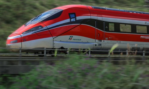 Trasporti CalabriaFrecciarossa, Scutella (M5s): «Serve potenziare i treni regionali e adeguare gli orari per favorire le coincidenze»
