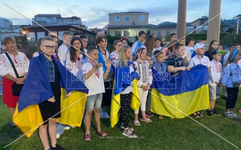 Locride solidaleBambini e ragazzi in fuga dalla guerra in Ucraina accolti a Roccella Jonica