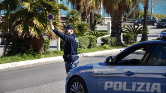 Sicurezza in citt&agrave;Catanzaro, controlli a tappeto della polizia: oltre 500 provvedimenti nel primo semestre 2023