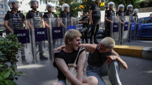La manifestazioneTurchia, centotredici persone arrestate durante il Pride di Istanbul