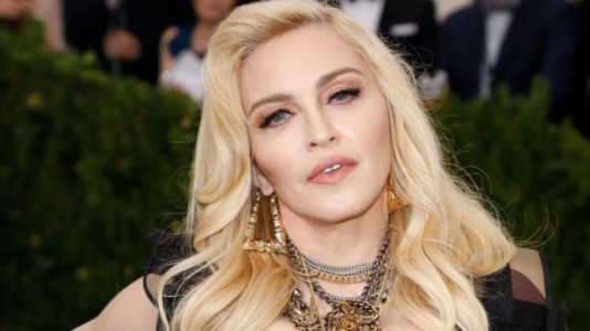 Paura per la starGrave infezione batterica, Madonna finisce in terapia intensiva