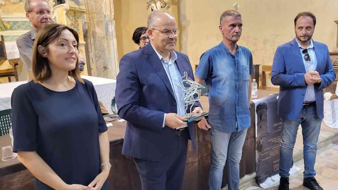 L orafo Michele Affidato premiato a Caccuri come