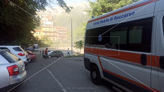 Incidente sul lavoroAcri, imbianchino 40enne cade da una scala: trasportato all&rsquo;ospedale di Cosenza in elisoccorso