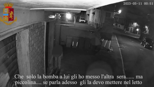 Violenza in cittàOrdigno ad un circolo ricreativo di Lamezia, arrestato presunto mandante 24enne: «Gli piazzo la bomba nel letto»