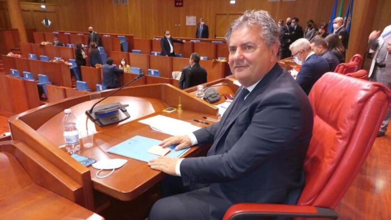 Il presidente del Consiglio regionale Filippo Mancuso