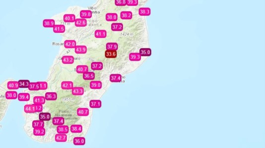 Estate bollenteCalabria nel picco del caldo infernale: a Reggio 44 gradi, a Botte Donato (la vetta più alta in Sila) quasi 30 gradi
