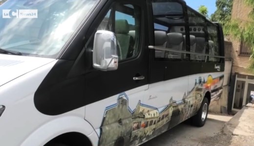 Viaggio nell’arte e nella storiaA Paola arriva il bus scoperto per le visite guidate: sarà disponibile per turisti e residenti