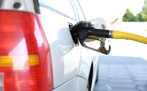 RincariCarburanti, ancora lievi aumenti. Il Ministero pubblica i dettagli dei prezzi medi in base alle regioni