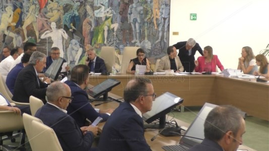 In attesa del ConsiglioRiforma Consorzi bonifica, riunione fiume in Commissione: resta il nodo Molinaro (Lega), disco verde da Afflitto (M5s)