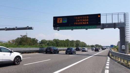 Bollino rossoAl via il secondo fine settimana di esodo estivo in Calabria, rimossi tutti i cantieri sull’autostrada