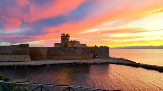 Isola Capo Rizzuto, gioiello di Calabria nello scrigno crotonese: incanto di castelli e spiagge tra le più belle