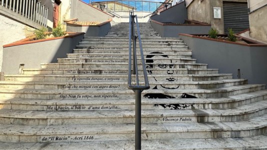 Il progettoAcri, la riqualificazione urbana di una scalinata attraverso i versi del poeta Vincenzo Padula