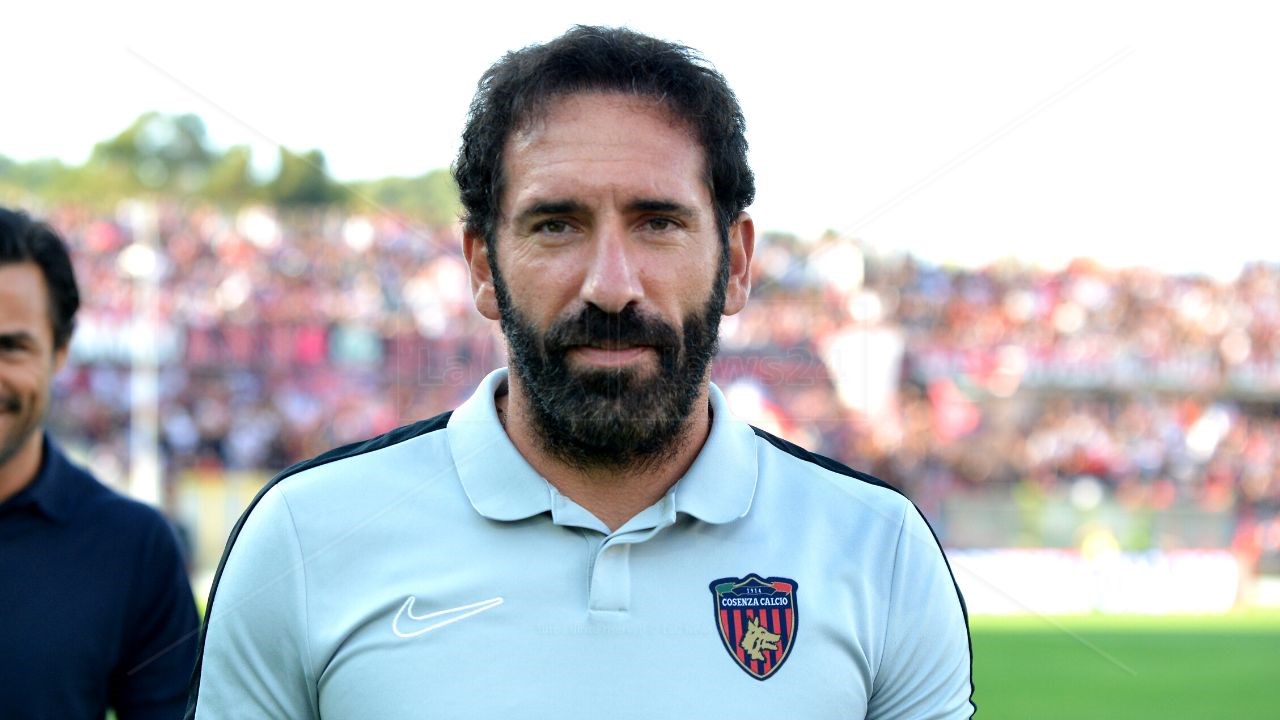 L’allenatore del Cosenza Fabio Caserta