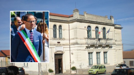La decisioneComune di Cessaniti, si dimette il sindaco Mazzeo: «Nessuna ombra sull’azione della mia amministrazione»
