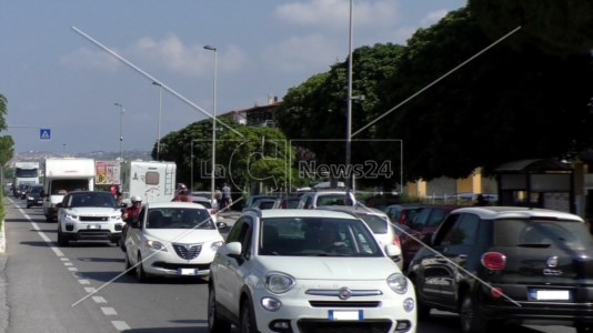 Vacanze finiteTempo di rientri, weekend da bollino rosso sulle strade italiane: in Calabria traffico in aumento su statale 106 e A2