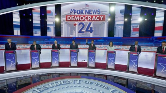 Il confronto in tv dei candidati democratici alle presidenziali