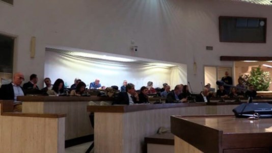 La seduta del consiglio comunale di Crotone