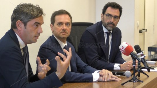 Alessandro Zanfino, Rosario Varì e Paolo Praticò durante la conferenza stampa