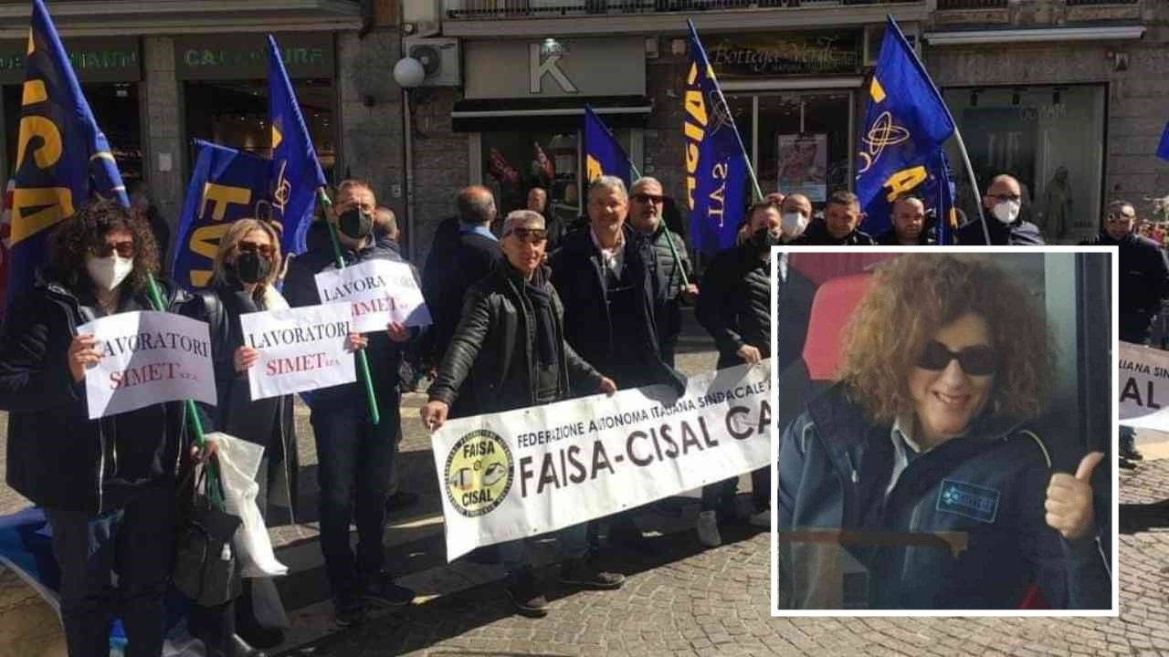 I lavoratori licenziati a Cosenza durante una delle proteste contro la decisione della Simet. Nel riquadro, Elda Renna