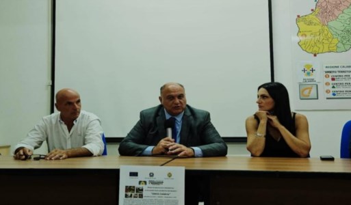 Oikos CalabriaPresentato a Locri il progetto per l’inclusione lavorativa dei migranti