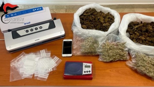 Controlli dell’ArmaReggio Calabria, deteneva un chilo e mezzo di marijuana in uno scantinato: arrestato un 31enne