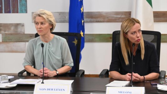 Visita istituzionaleMigranti, Meloni e von der Leyen a Lampedusa. Il presidente della Commissione Ue: «L’Italia non è sola»