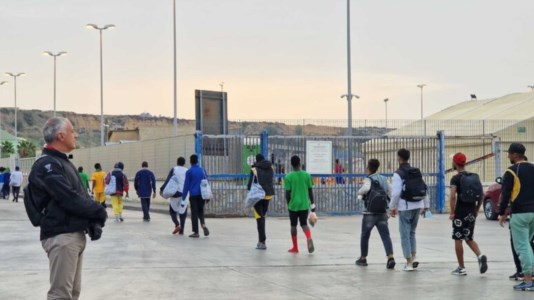 Migranti trasferiti a Porto Empedocle