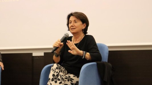 Festival “Sciabaca”Soveria Mannelli, la ministra Roccella: «Serve un nuovo femminismo contro l’oppressione delle donne»