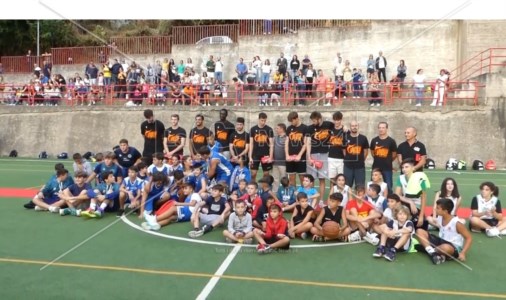 I valori dello sportA Monterosso Calabro la festa del basket: in apertura presentata la Pallacanestro Viola Reggio Calabria