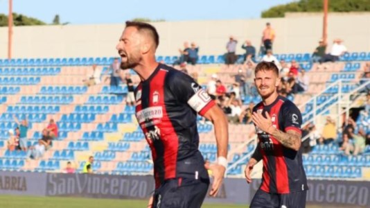 Calcio CalabriaSerie C, il Picerno gioca e il Crotone vince: 2 a 1 per i pitagorici