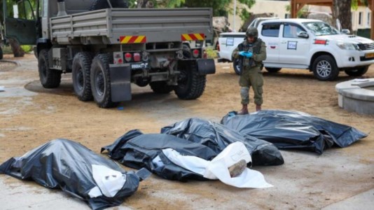 Guerra in Medio Oriente«Bambini israeliani decapitati», l’orrore della strage nel kibbutz sconvolge il mondo