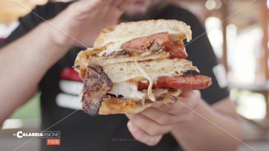 Tra i chioschettiSila, tra Camigliatello e Lorica uno street food per veri intenditori: tra panini e piatti tipici regna il fungo porcino