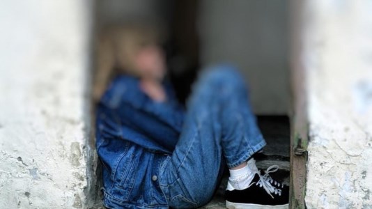 Orrore nel CrotoneseViolenze sessuali per anni sulla figlia dodicenne, arrestato il padre a Cirò Marina