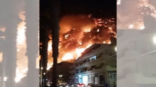 Notte di pauraLe colline intorno a Bagnara Calabra ancora bruciano ma non c’è più la necessità di evacuazione
