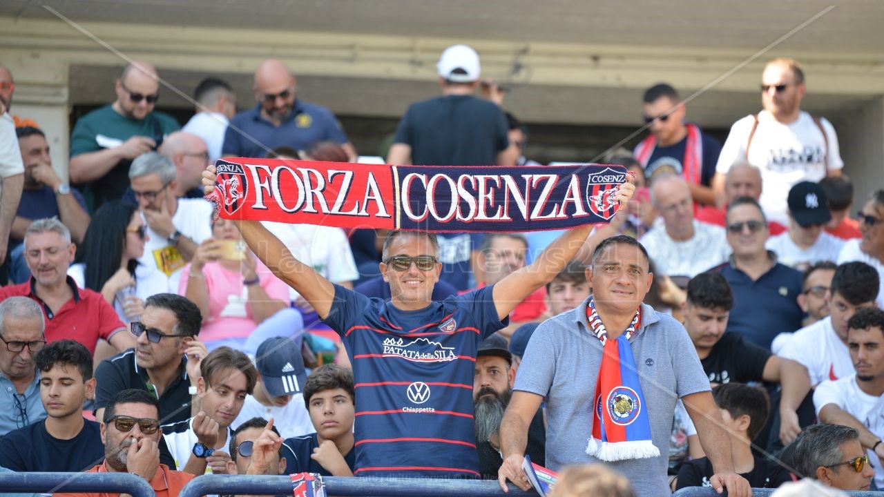 Sampdoria Cosenza Rossobl A Genova Con Oltre Mille Tifosi Al Seguito