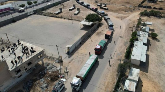 I primi 20 camion con aiuti arrivano a Gaza (Foto: Ansa)